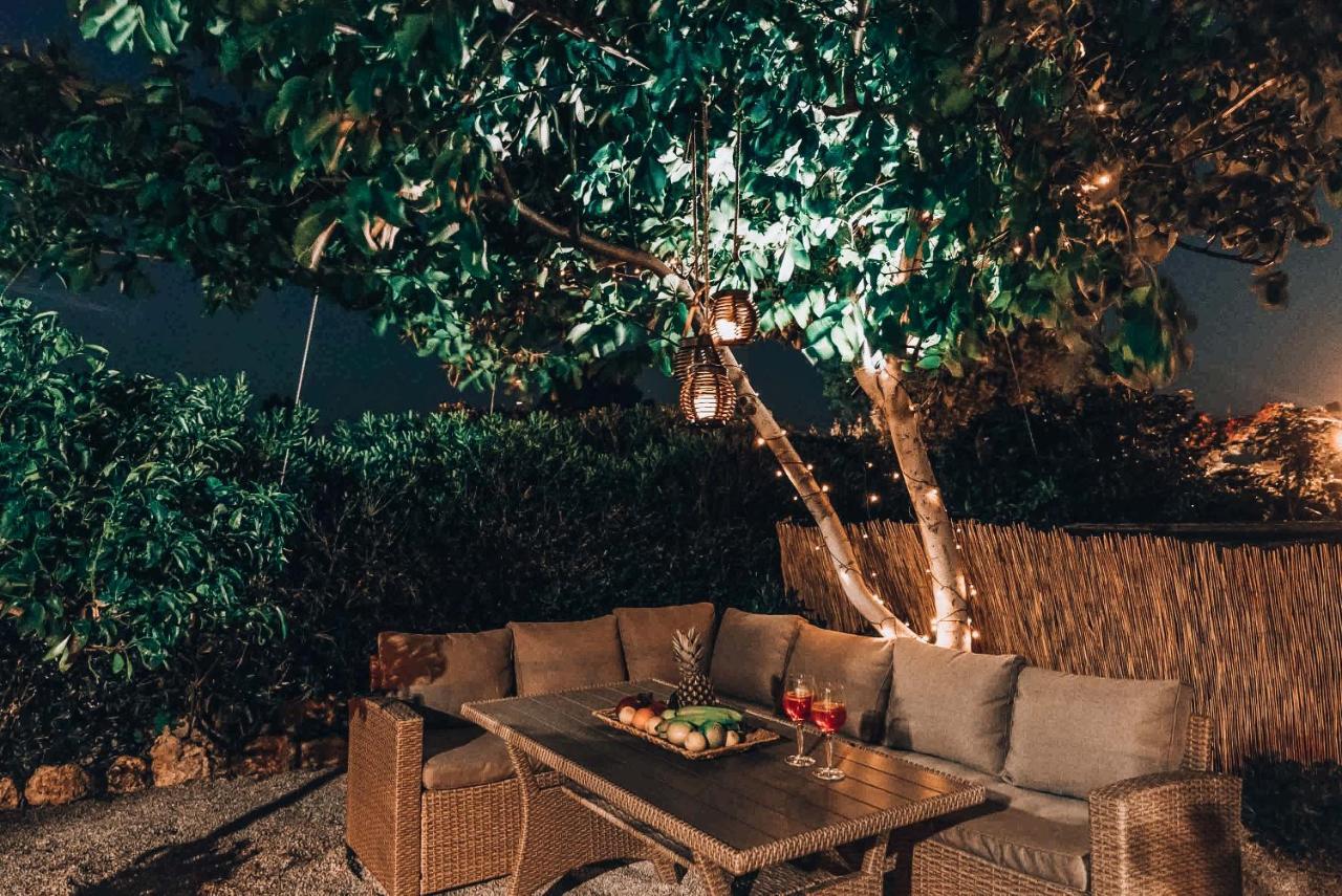 Villa Aspasia With Private Jacuzzi - Oasis Resort كوكينوس بيرغوس المظهر الخارجي الصورة