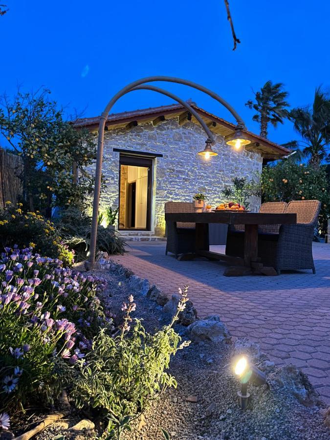 Villa Aspasia With Private Jacuzzi - Oasis Resort كوكينوس بيرغوس المظهر الخارجي الصورة