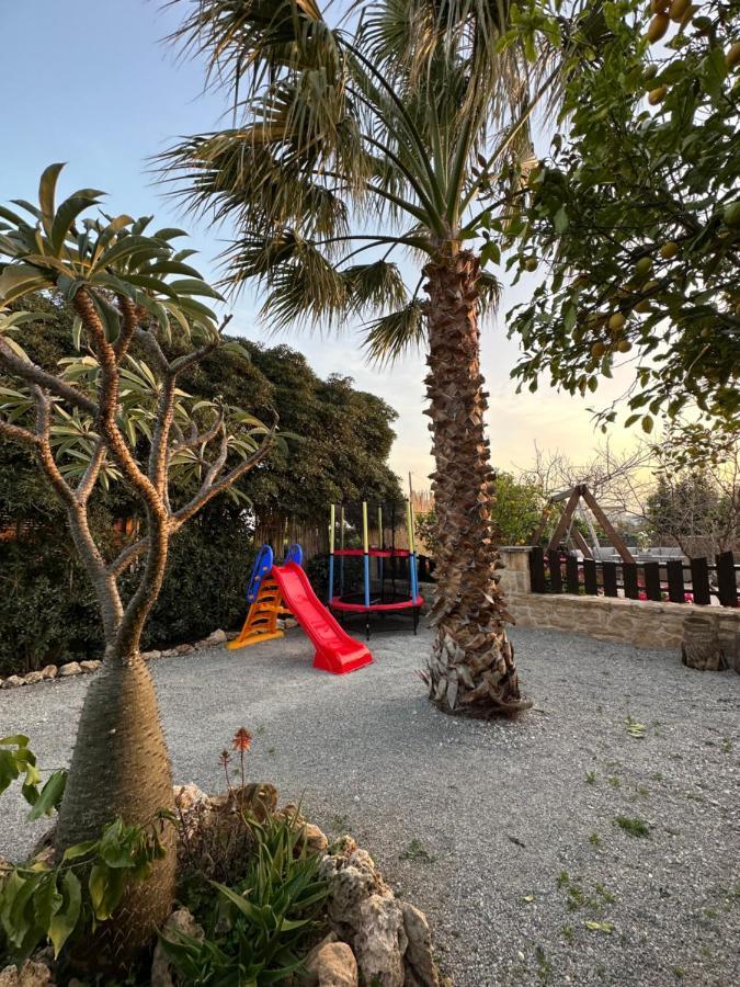 Villa Aspasia With Private Jacuzzi - Oasis Resort كوكينوس بيرغوس المظهر الخارجي الصورة