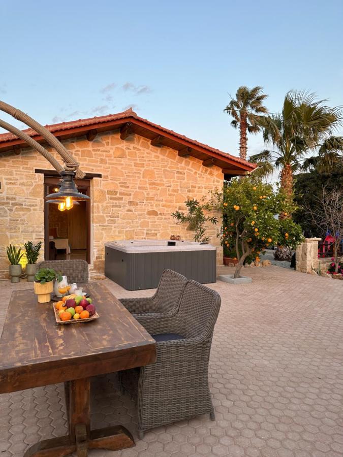 Villa Aspasia With Private Jacuzzi - Oasis Resort كوكينوس بيرغوس المظهر الخارجي الصورة