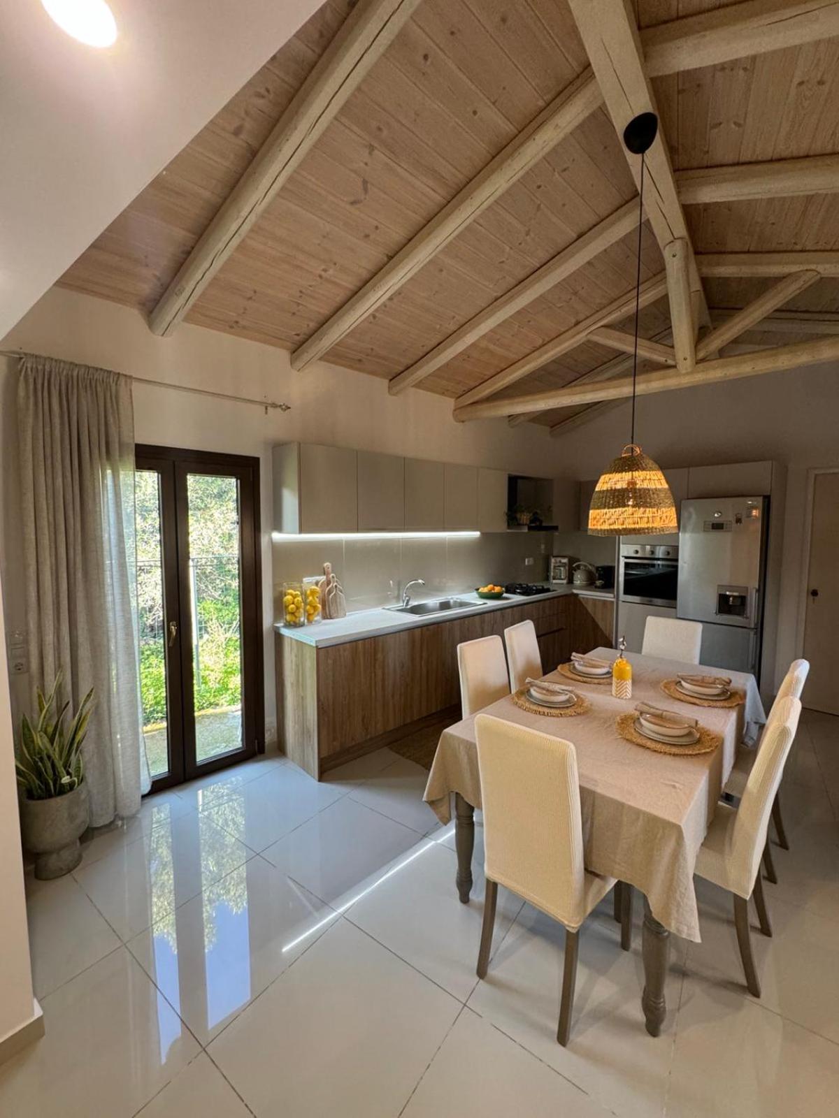 Villa Aspasia With Private Jacuzzi - Oasis Resort كوكينوس بيرغوس المظهر الخارجي الصورة