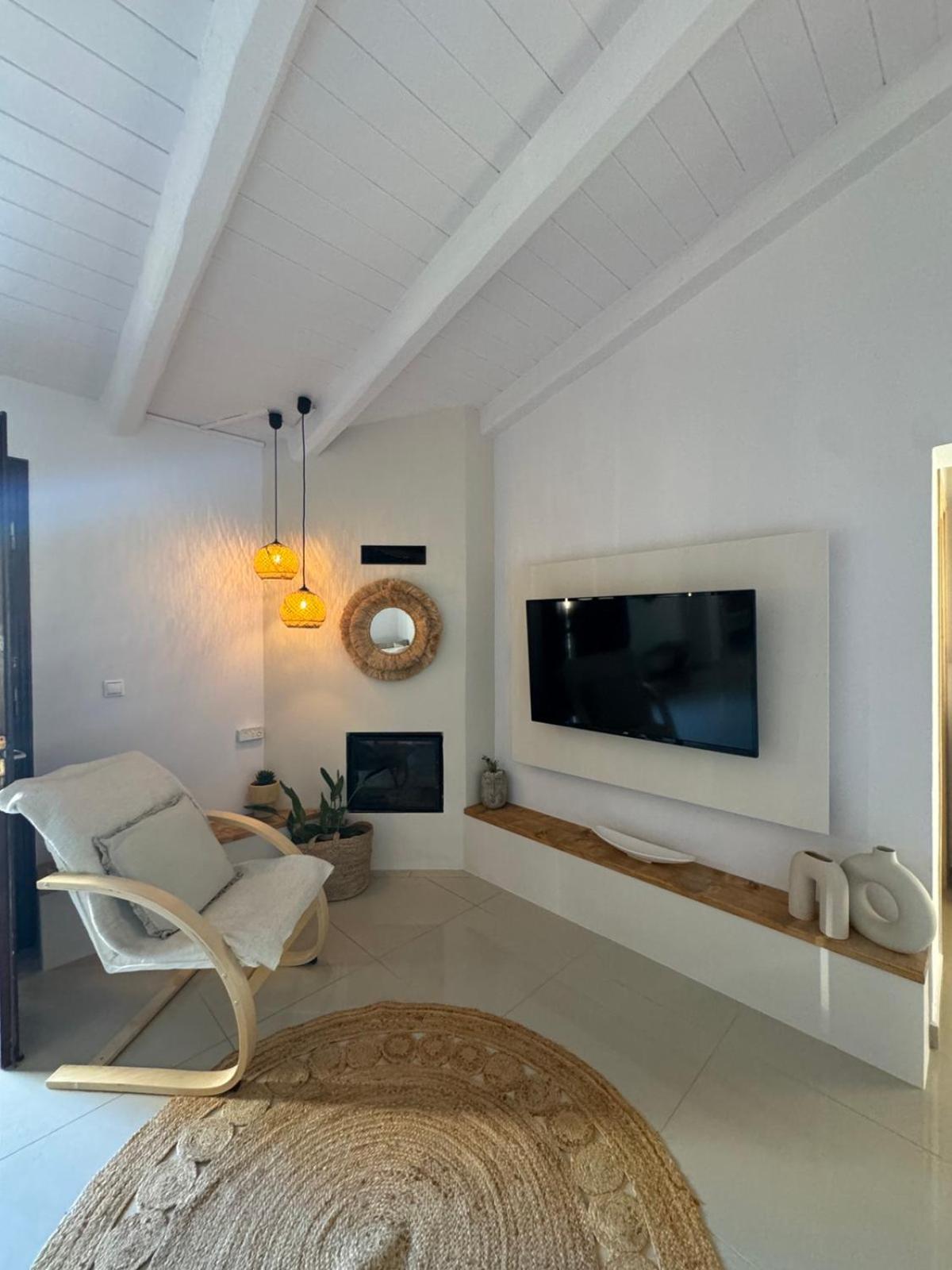 Villa Aspasia With Private Jacuzzi - Oasis Resort كوكينوس بيرغوس المظهر الخارجي الصورة